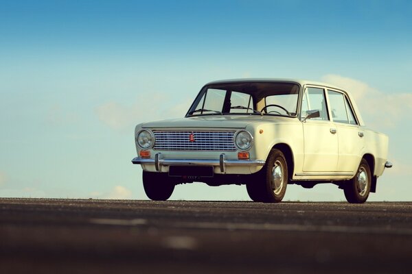 Voiture blanche