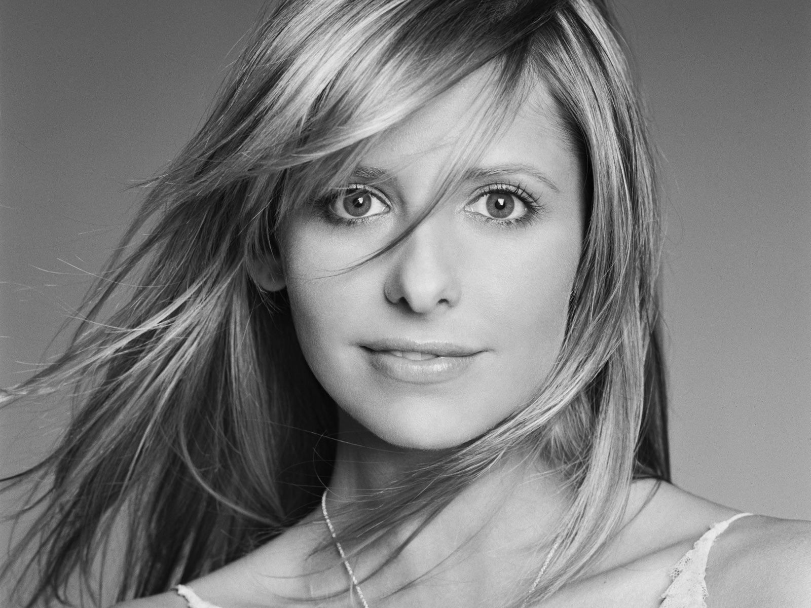 sarah michelle gellar negra actriz de cine