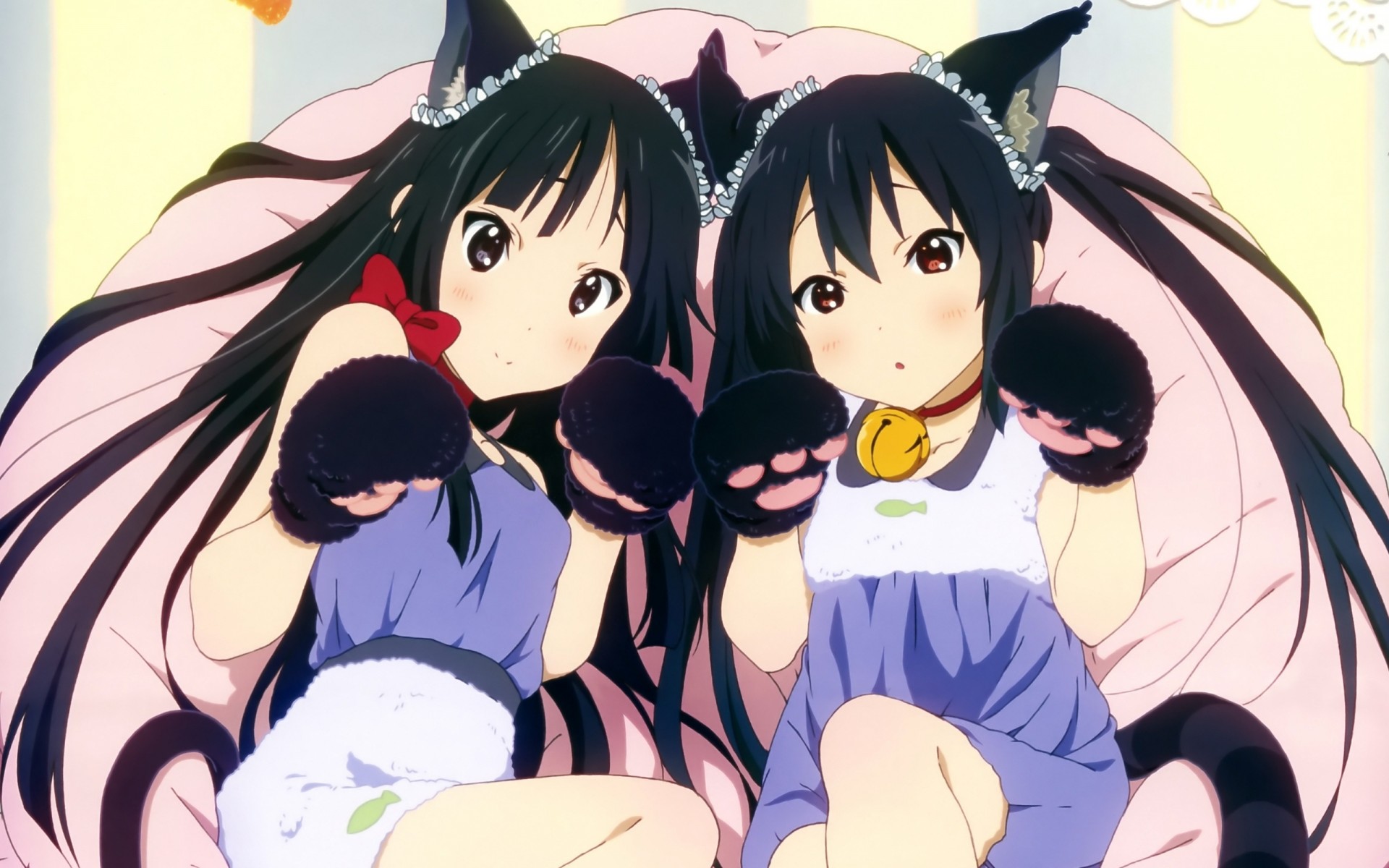 twintails arco pelo negro pelo largo ojos rojos collar 2girls catgirl ojos negros orejas de animales cola de caballo