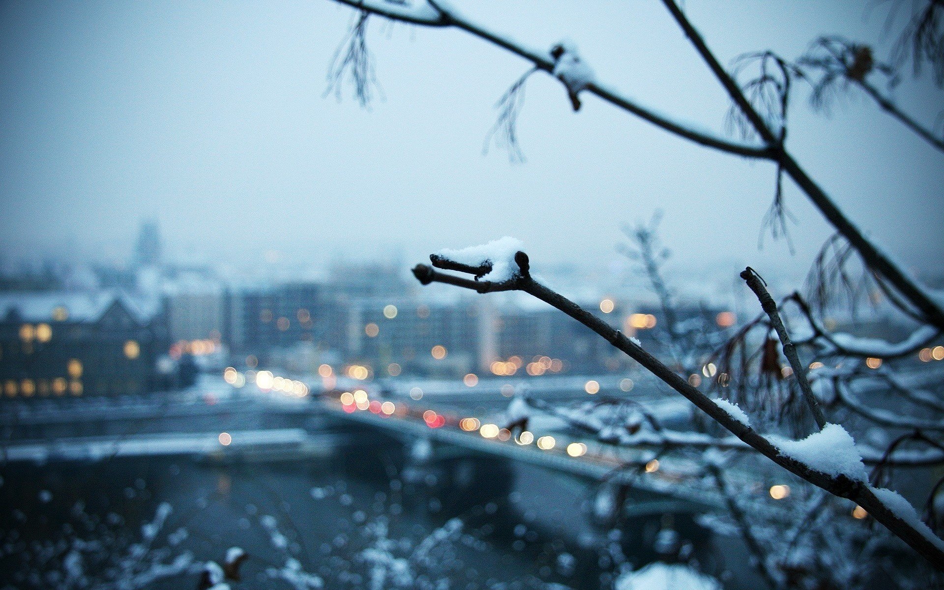 the city in the morning winter snow