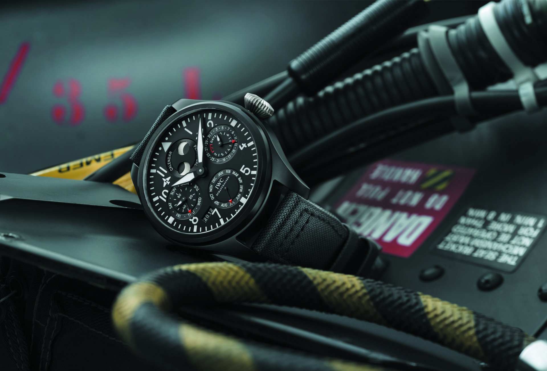 iwc pilota alla moda orologio cavo