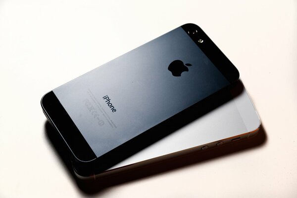 Telefono iphon 5 con Apple su gadget buona tecnica