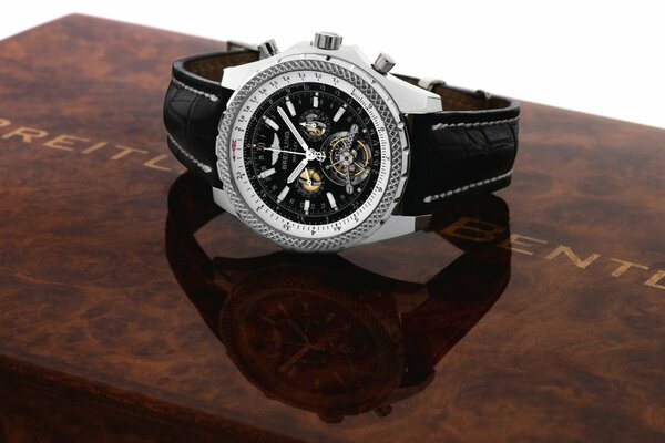 Breitling bentley platinum watch