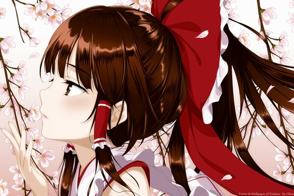 Anime Art de pelo oscuro en pétalos de Sakura en estilo japonés tradicional