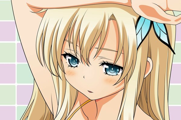 Sena Kashiwazaki avec un arc bleu dans les cheveux sur un fond de carrés colorés