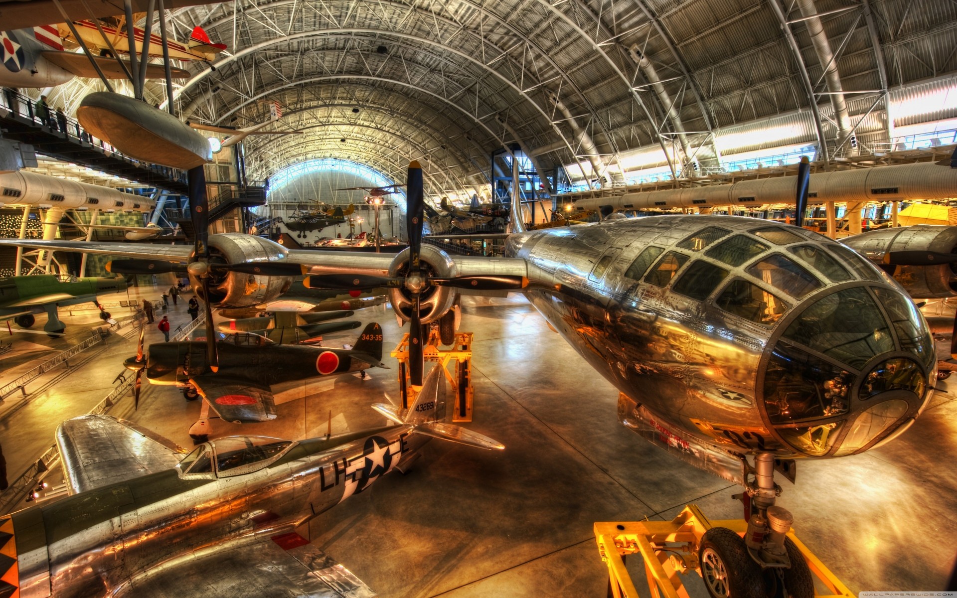 aviazione aeroplano hangar