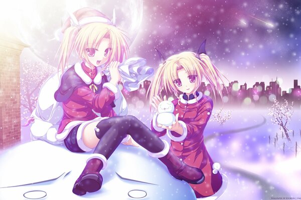 Animeshnye las niñas esculpen el muñeco de nieve