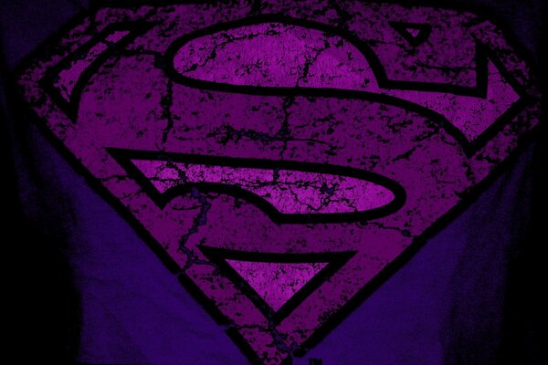 T-shirt with purple Superman badge