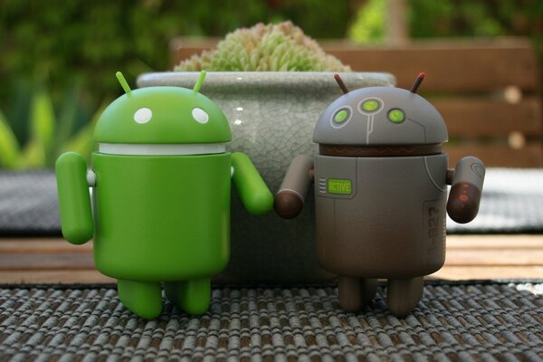 Robots green and gray android