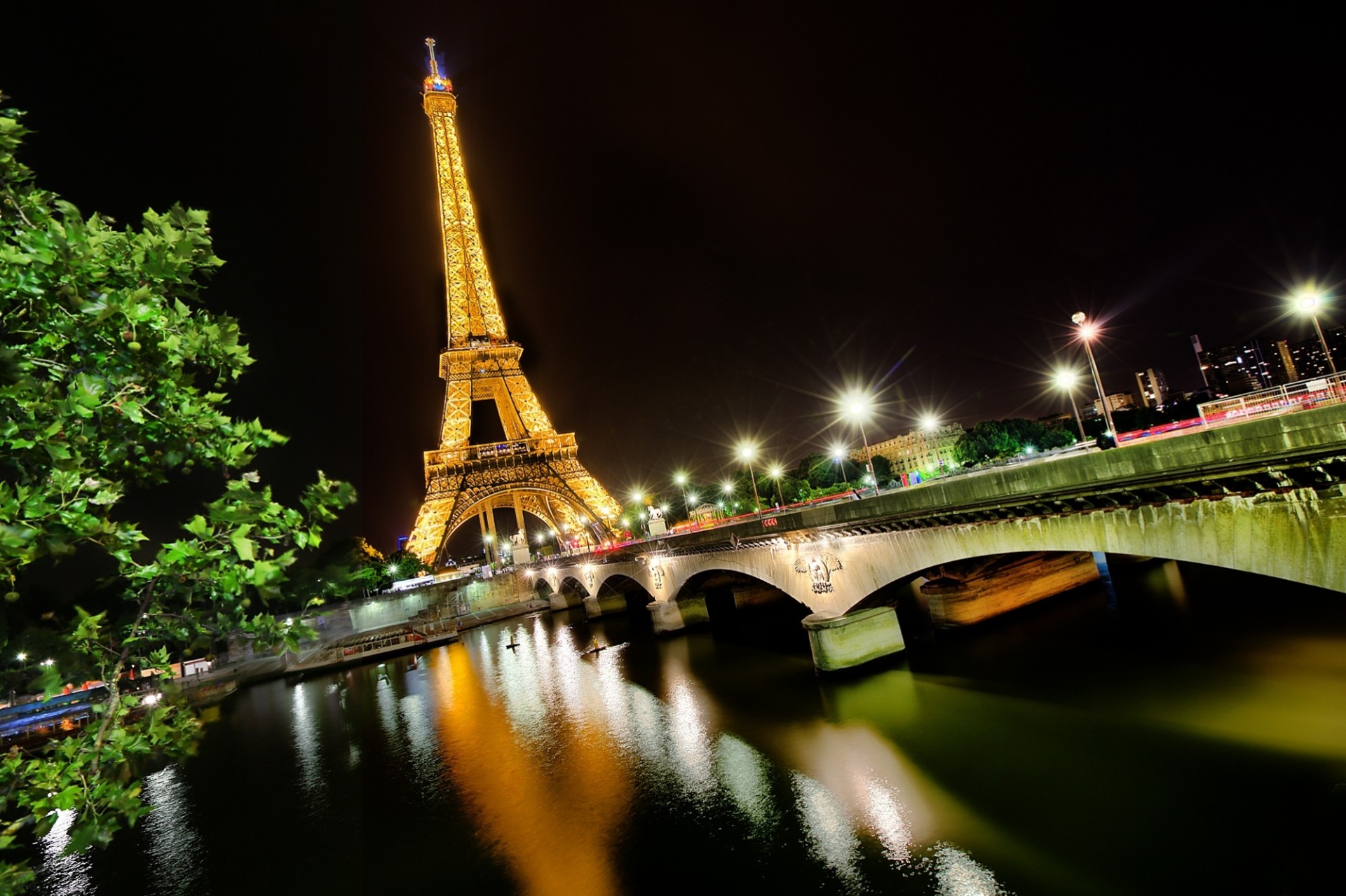 nuit rivière seine france tour eiffel pont paris qatar airways la tour eiffel ville lumière