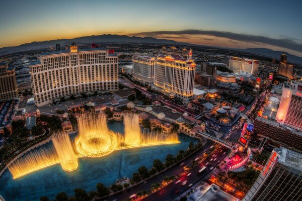 Panorama hôtel avec fontaine de Las Vegas