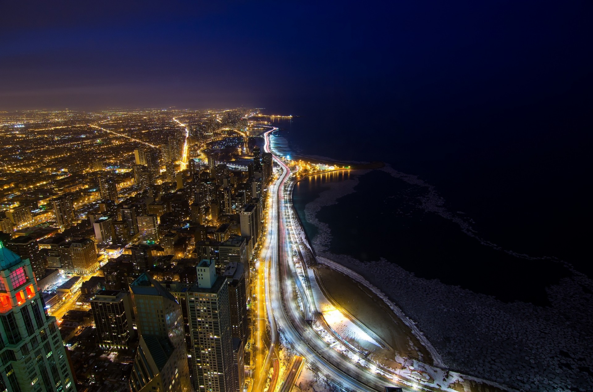 panorama lichter chicago stadt nacht küste usa illinois wolkenkratzer lake shore drive gebäude see bäume häuser