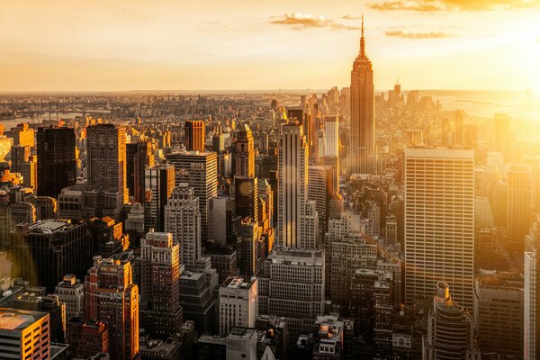 La ville de Manhattan au coucher du soleil