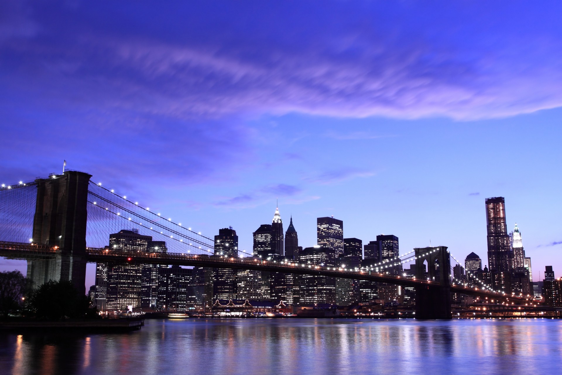 luces cielo nueva york ciudad puente de brooklyn noche nubes