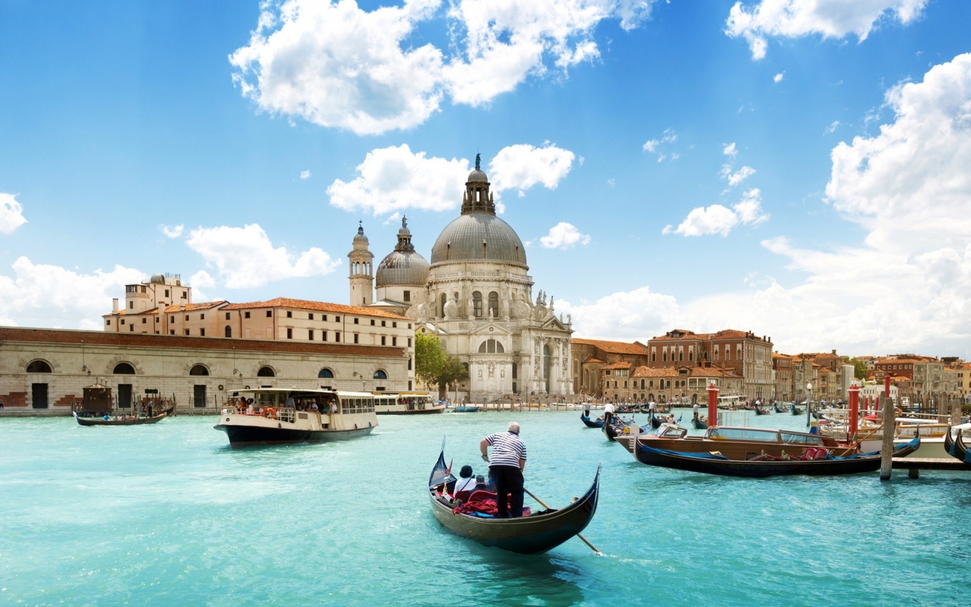 église cathédrale eau ciel venise gondoles