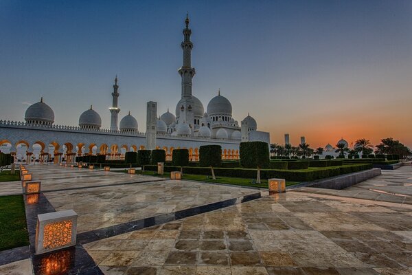 Mosquée Sheikh Zayed au coucher du soleil