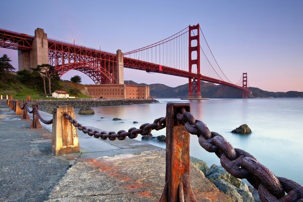 San Francisco Bridge on the background of chains