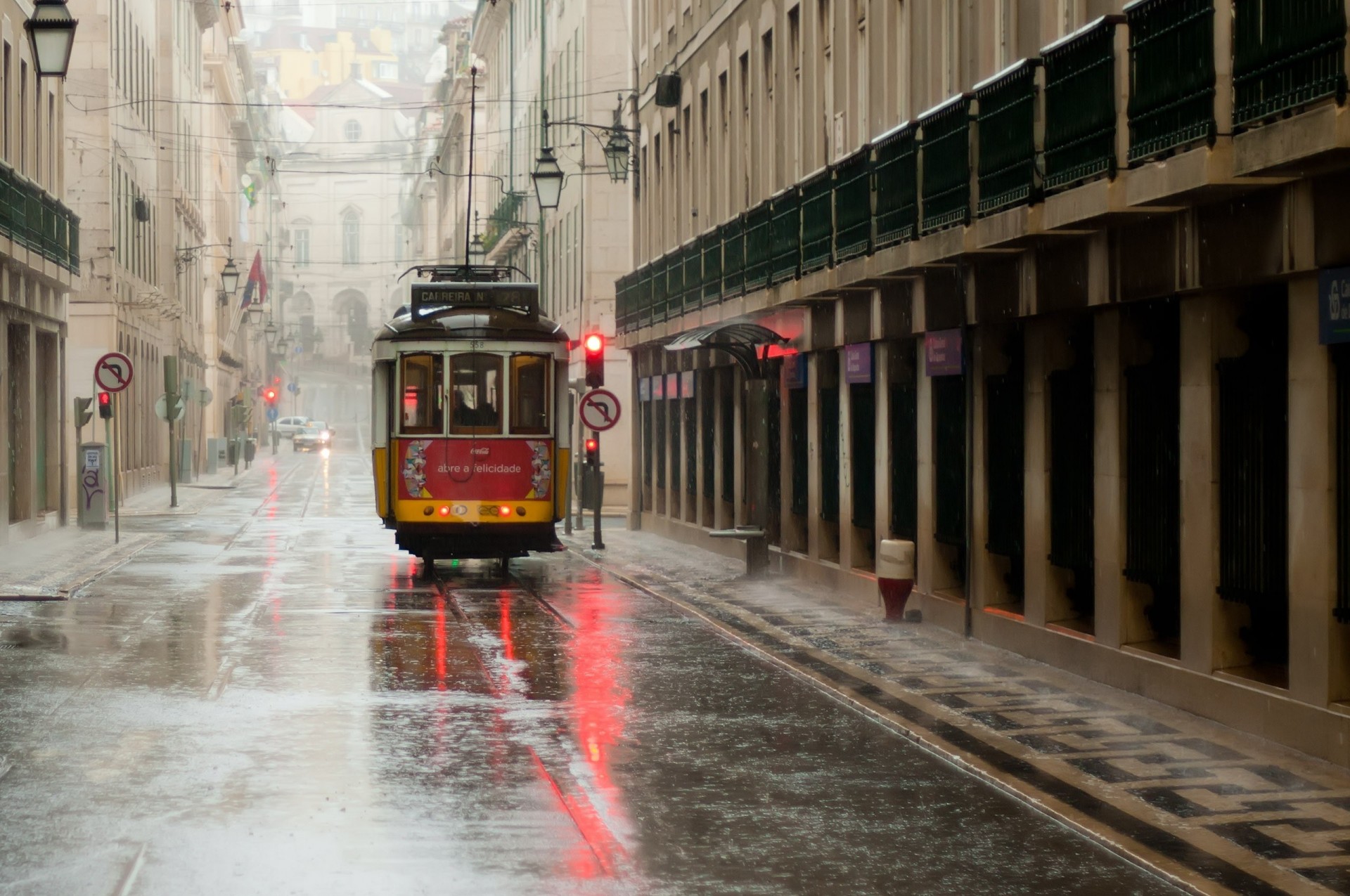 via grigio città strada