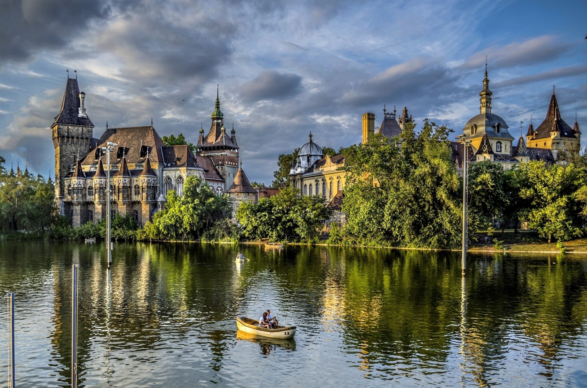 natur schloss see bäume budapest park ungarn waidahunyad boot menschen