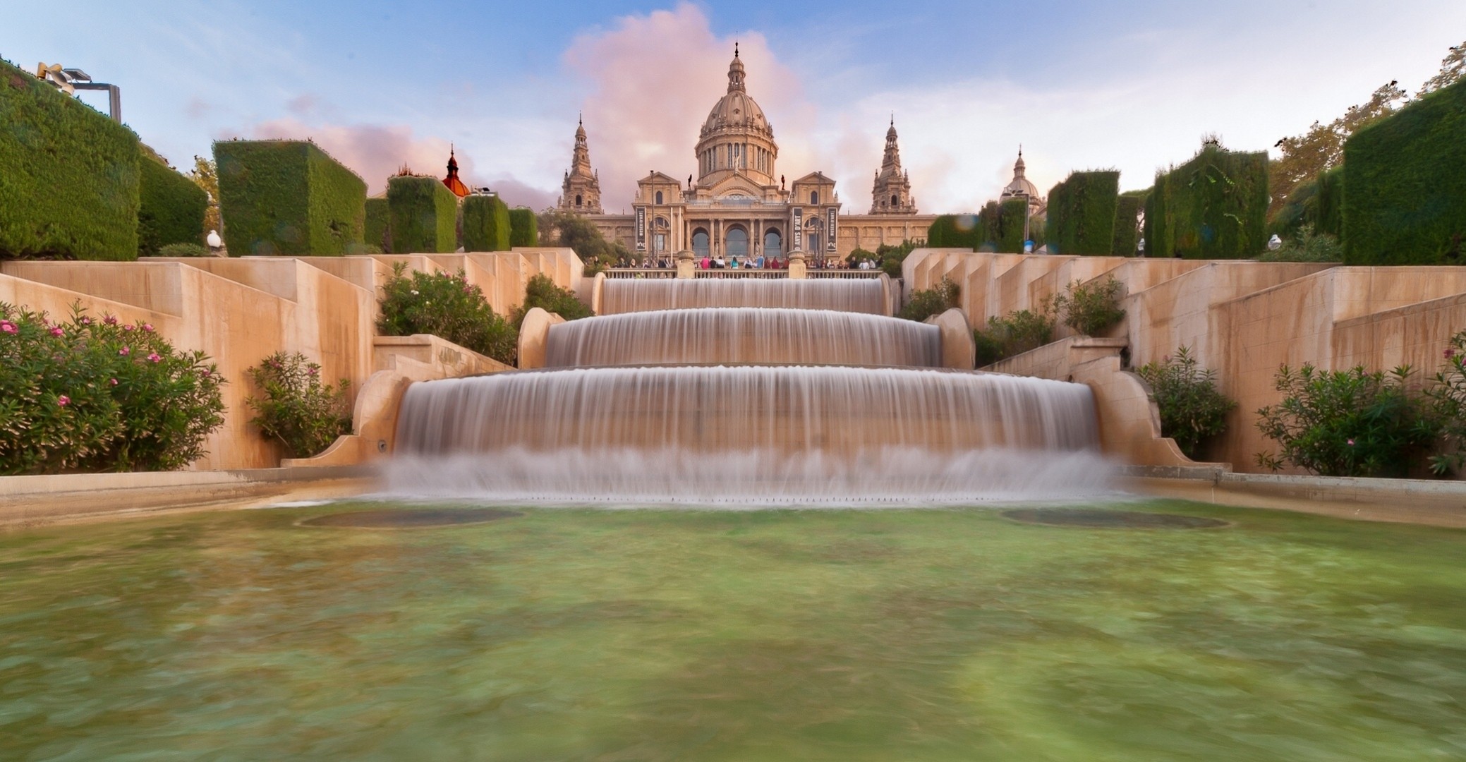 barcelone fontaine espagne cascade