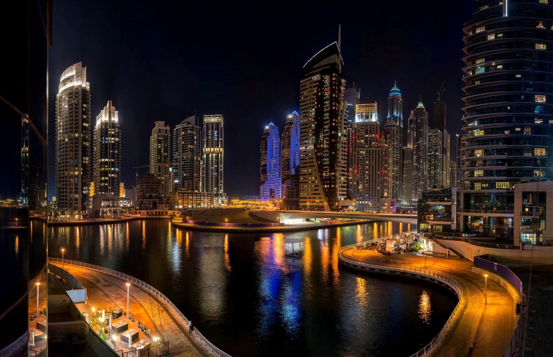 dubai noche puente rascacielos edificio ciudad emiratos árabes unidos mar carretera árboles