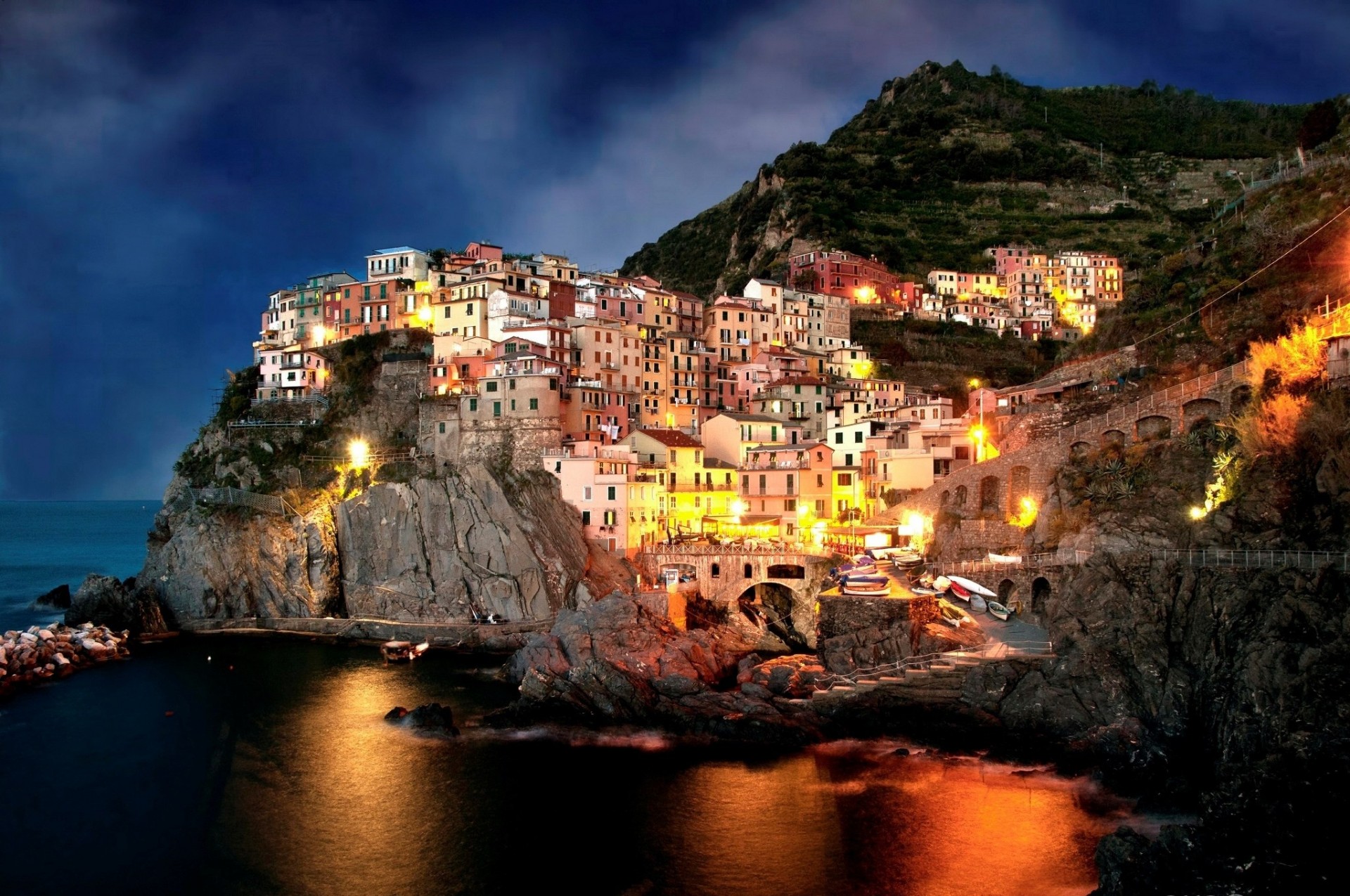 italia amalfi noche costa ciudad barcos rocas casas