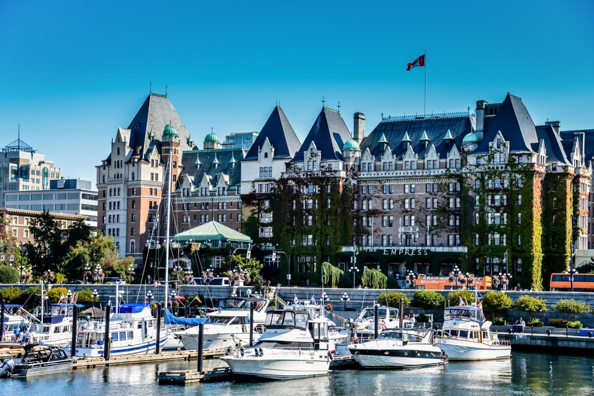 britisch-kolumbien victoria yachten boote liegeplatz kanada hafen gebäude promenade