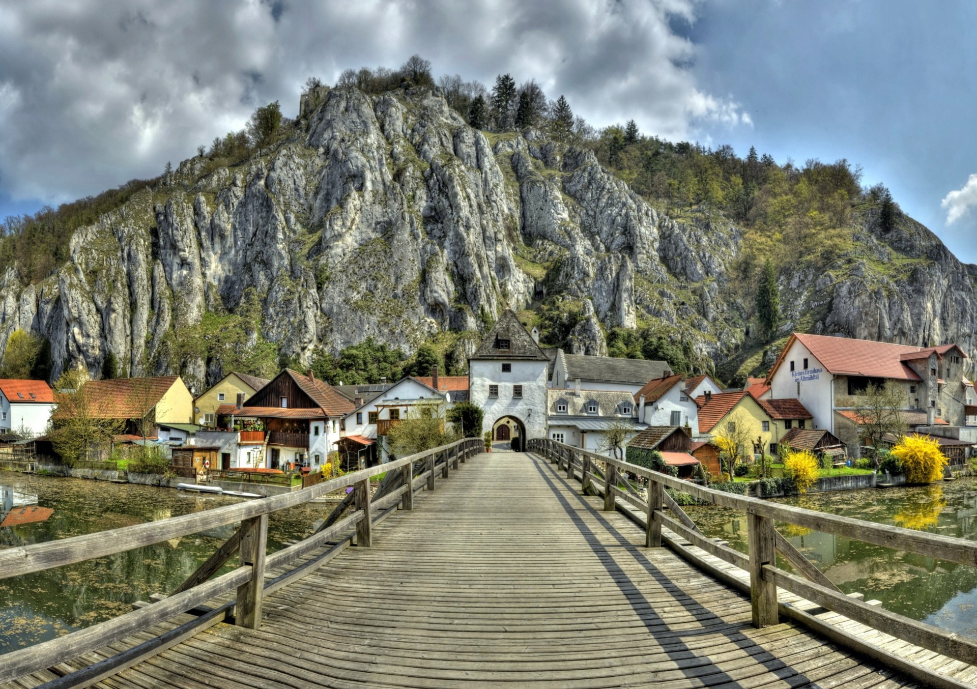 alberi ponte di legno germania città baviera rocce case