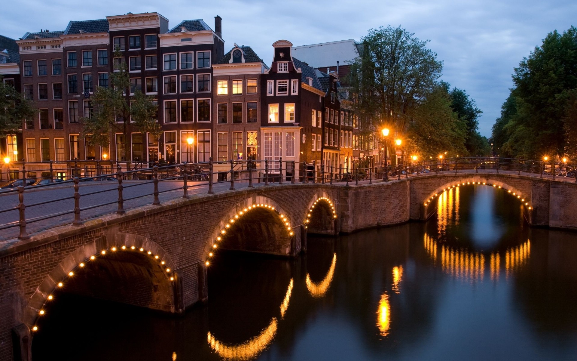 amsterdam costruzione fiume notte paesi bassi città