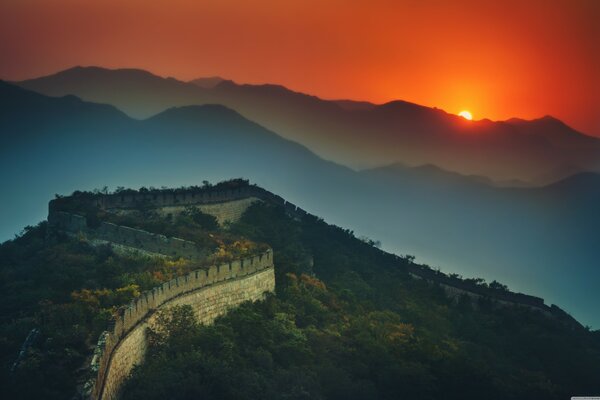 La grande muraille au coucher du soleil