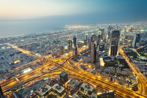 Gratte-ciel à Dubaï sur le fond de l océan du matin