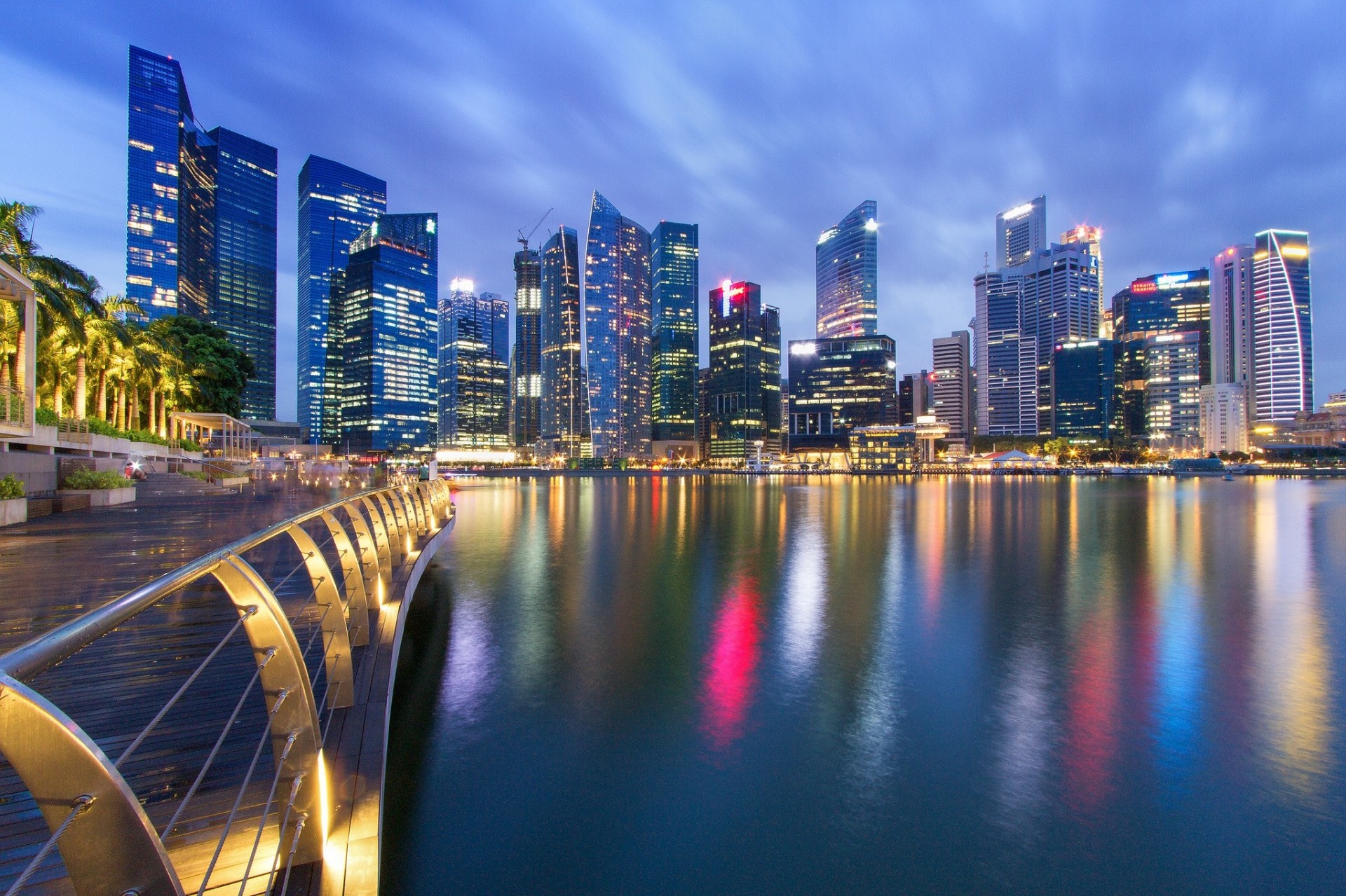 città notturna edificio singapore lungomare