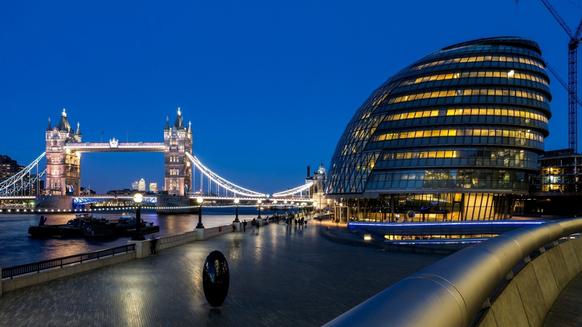 nuit royaume-uni tower bridge rivière thames angleterre lumière londres thames hôtel de ville éclairage bateaux personnes