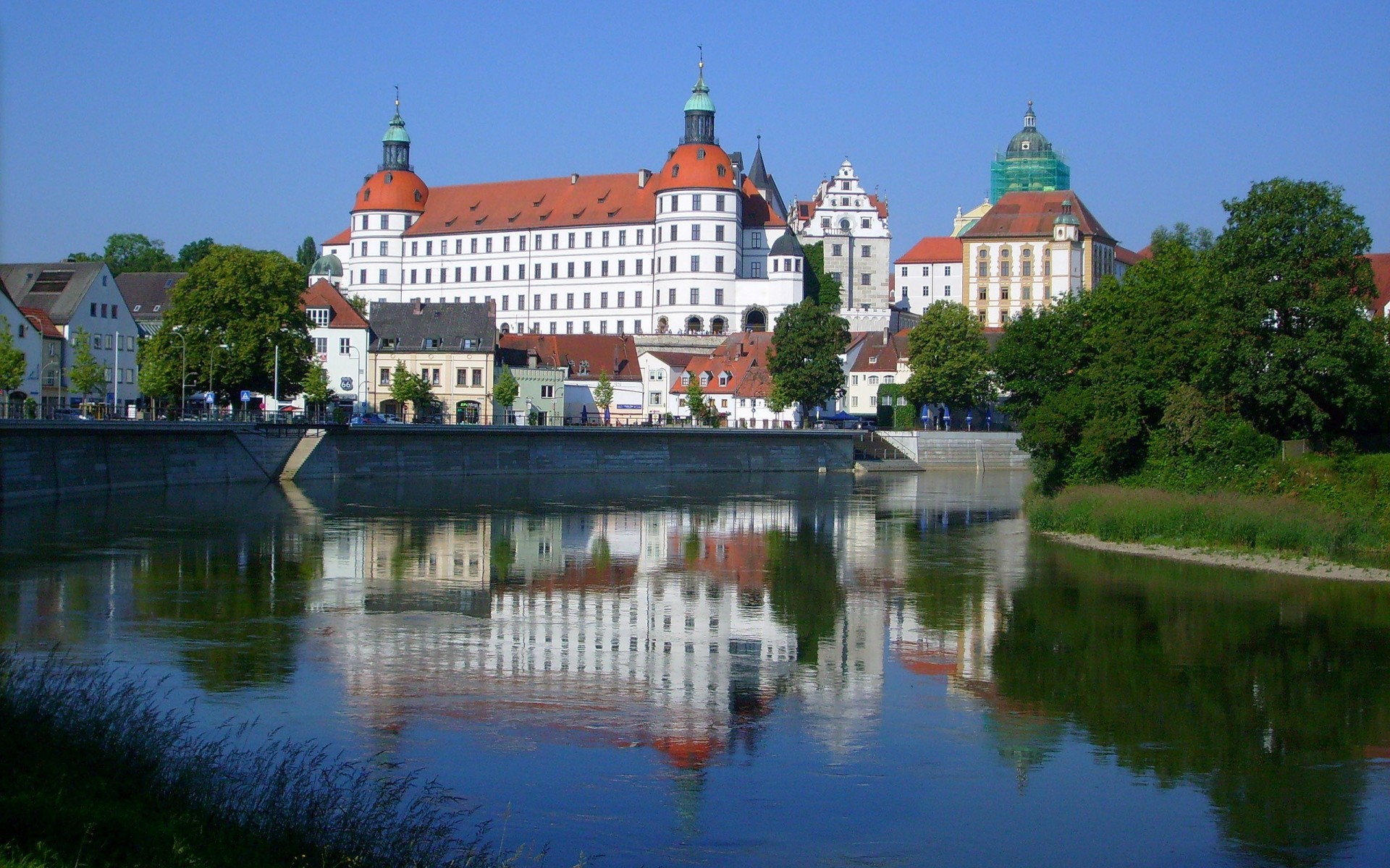 reflexión río bloqueo ciudad alemania danubio