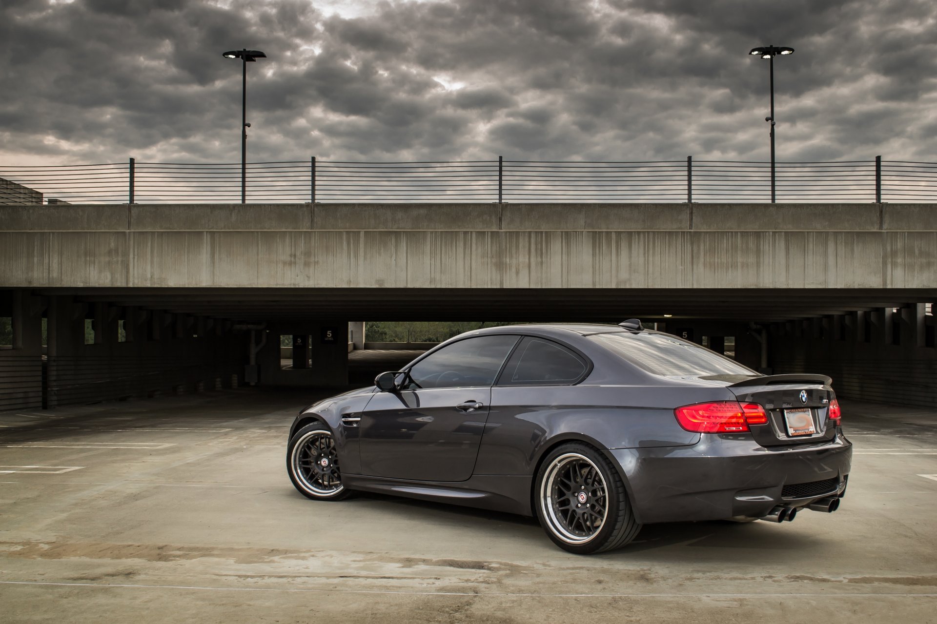 bmw m3 e92 grigio parcheggio bmw vista posteriore