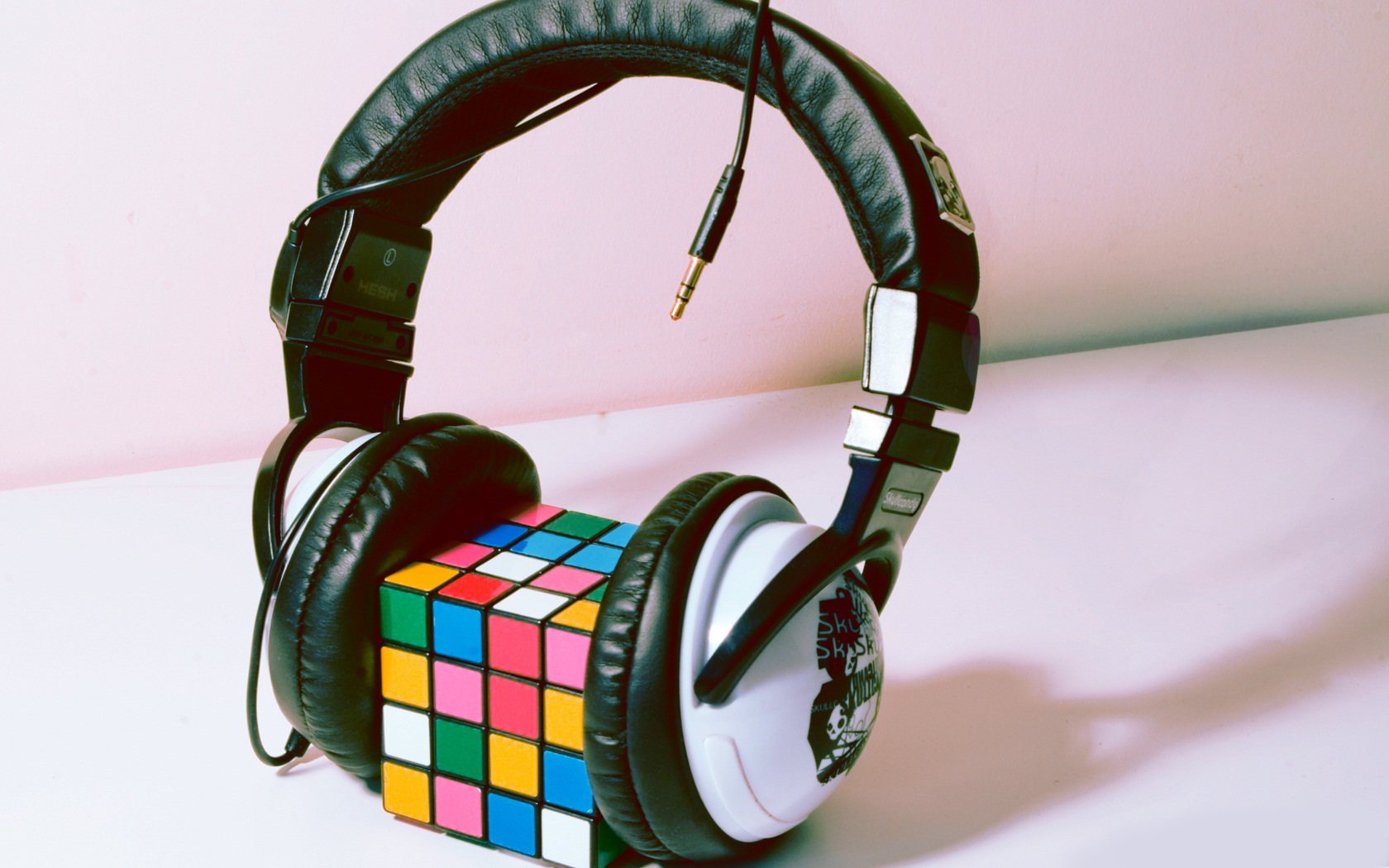 auriculares cubo de rubik estilo