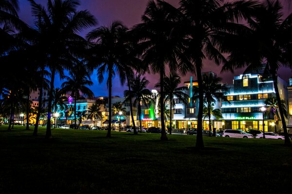 La ville nocturne de Miami et ses environs