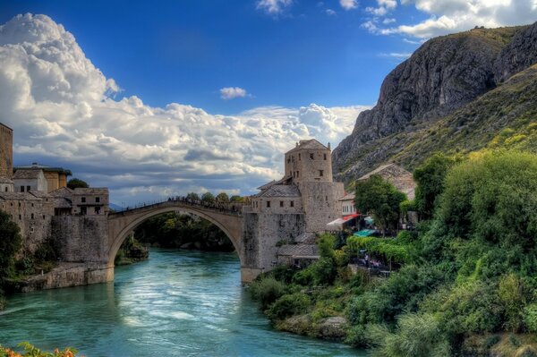 Alte Brücke in Bosnien und Herzegowina