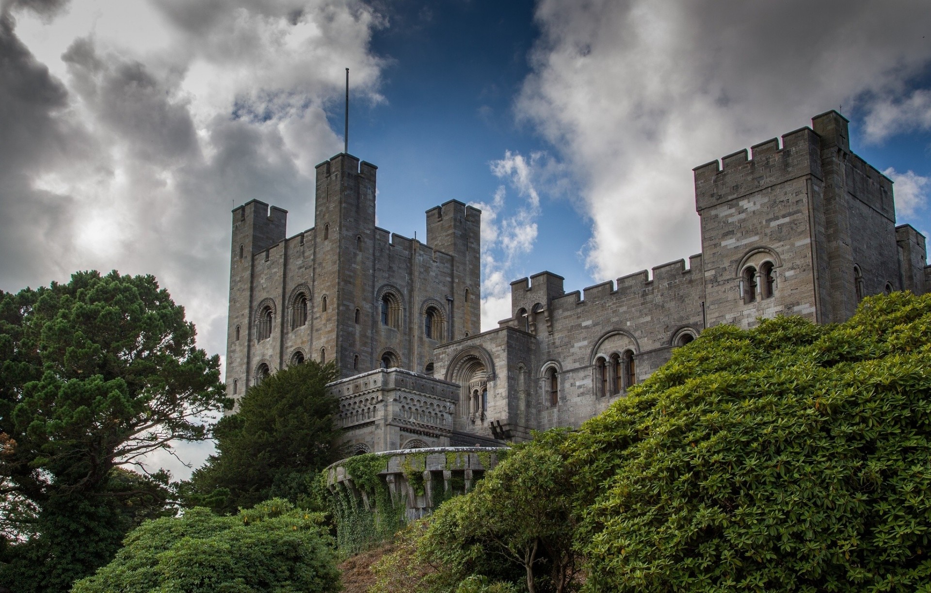 lock england bangor north wales penrhyn castle bush