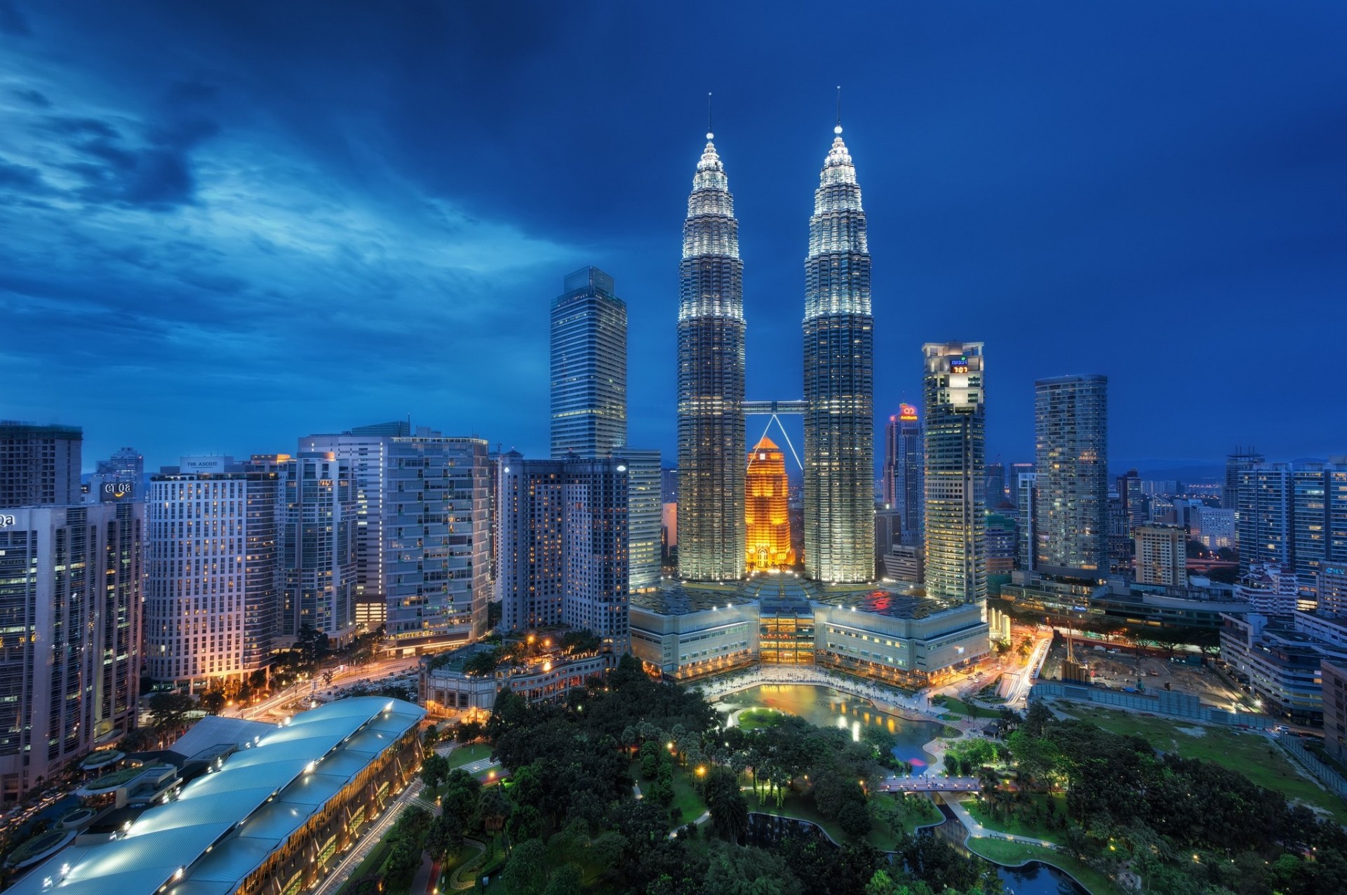 kuala lumpur malaysia nacht wolkenkratzer