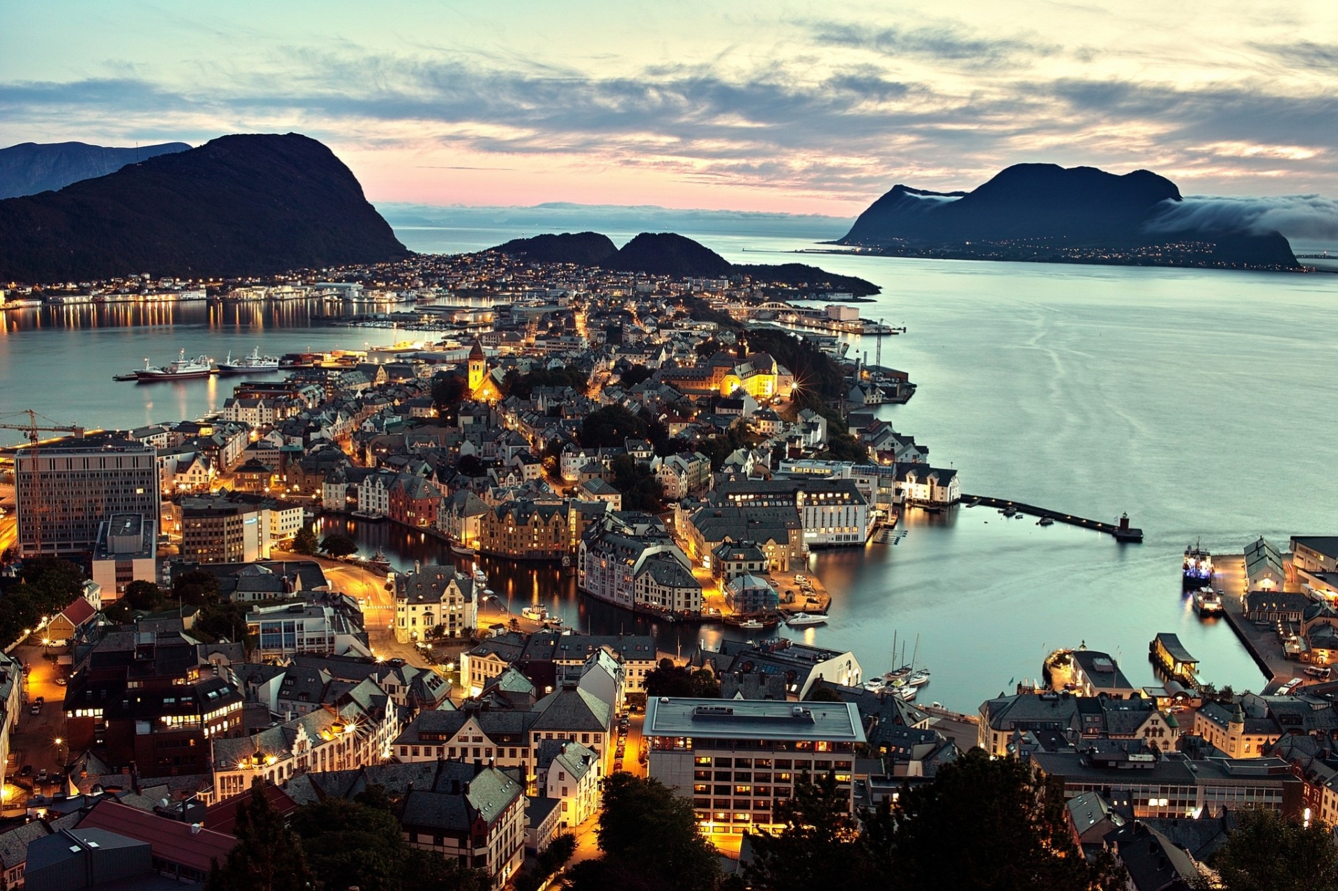 norvegia ålesund città