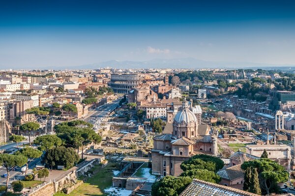 Les rues romaines d une ville encore endormie