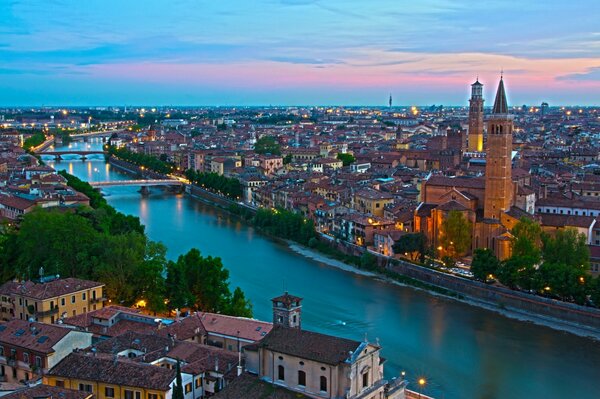 Canal de agua de Verona a vista de pájaro