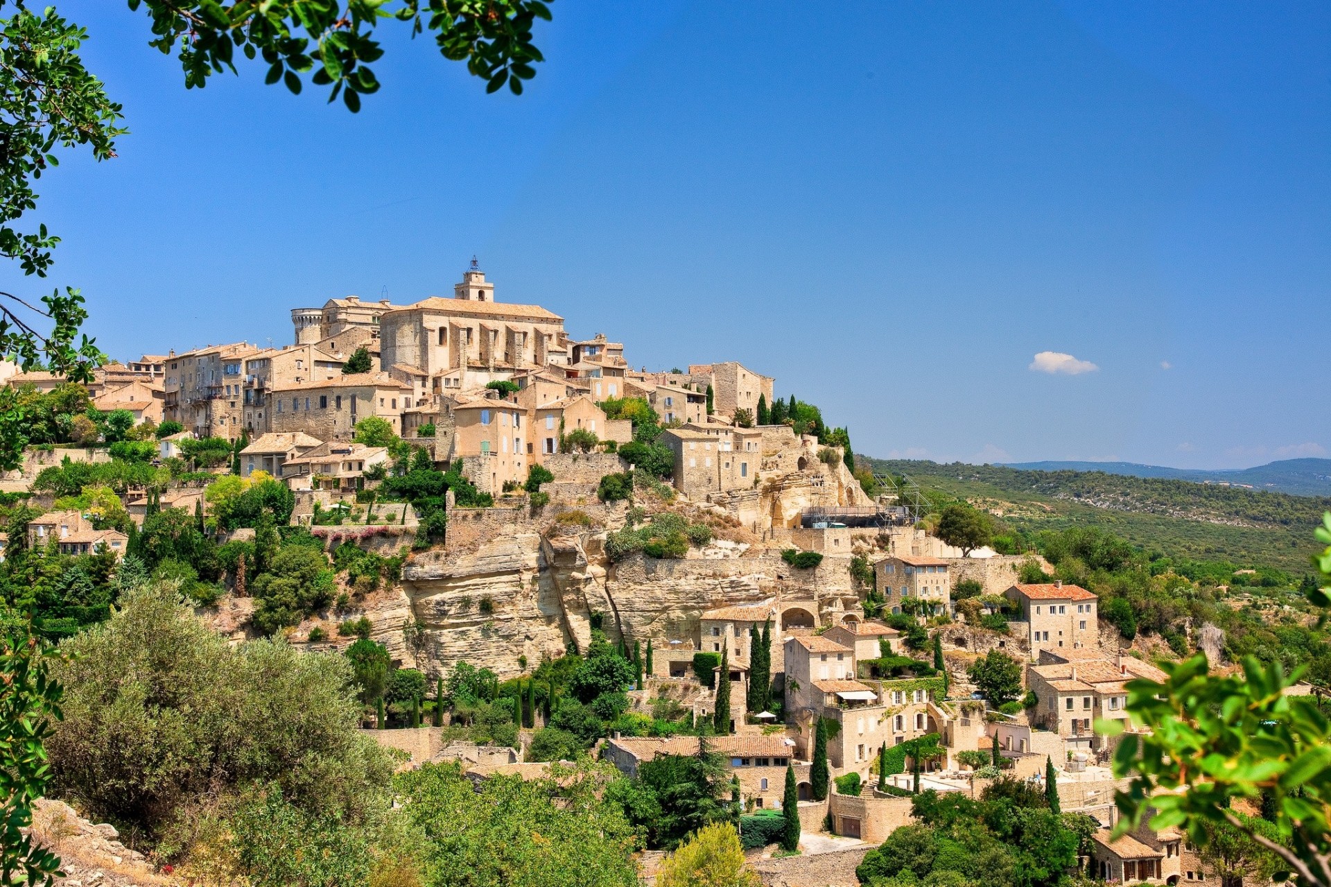 gordes francia panorama edificio qatar airway