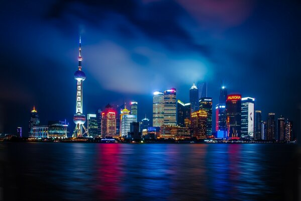 Nuit de Shanghai à la lumière des lanternes