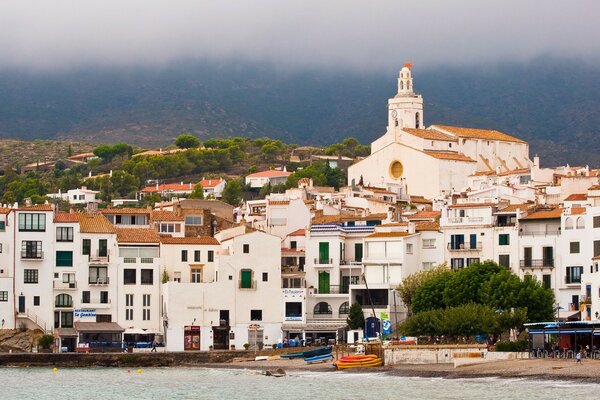 Paseo marítimo en Cataluña Española