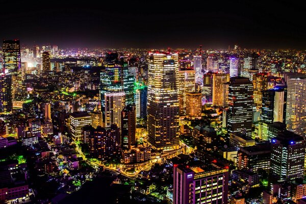 Widok na nocne Tokio z góry