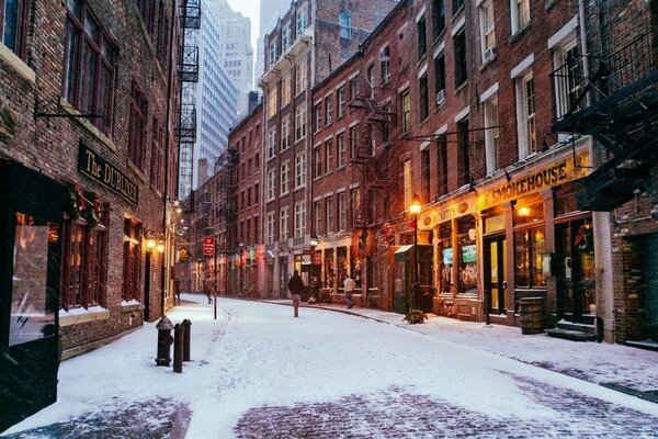 Nevado Manhattan en una noche fría