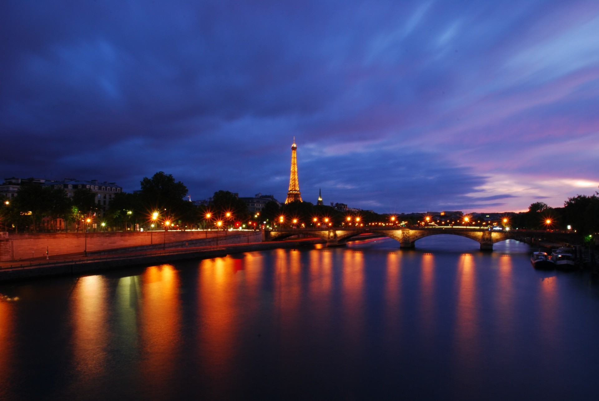 noche nubes parís