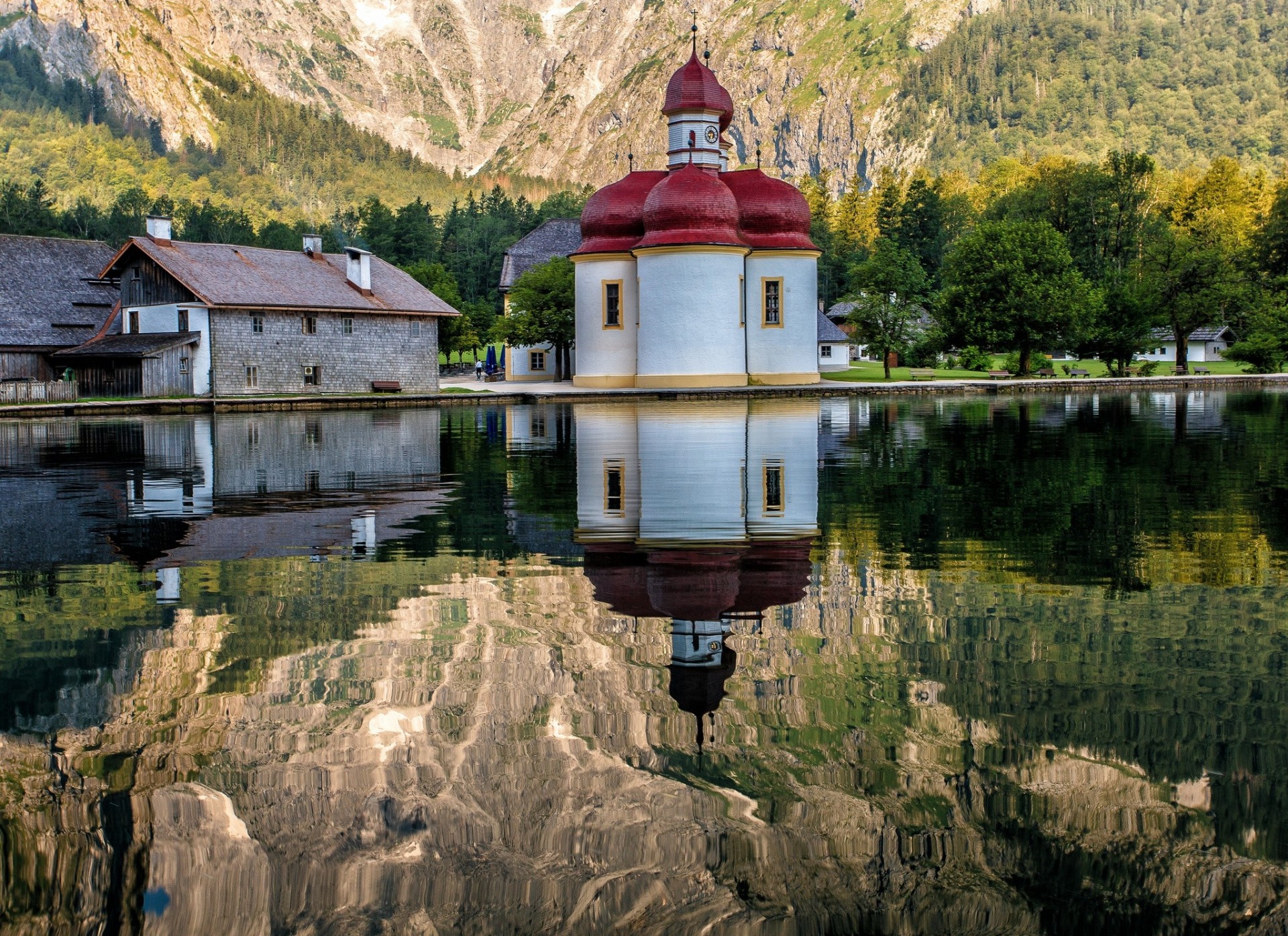 chiesa riflessione lago baviera germania riparazione königssee